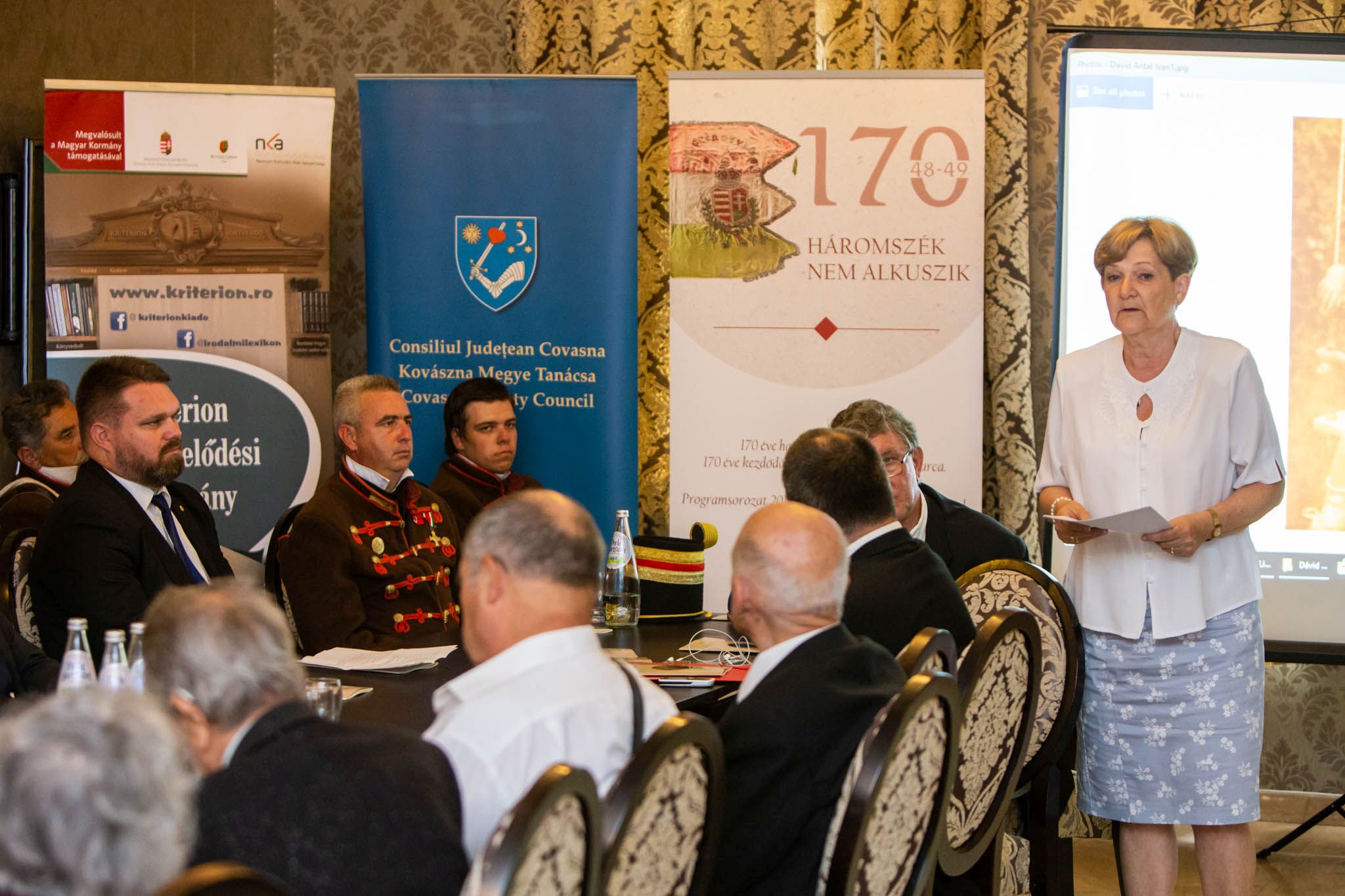 Végtisztességtétel Gábor Áronnak